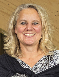 Projektchef Sofia Edoff har axellångt ljust hår.