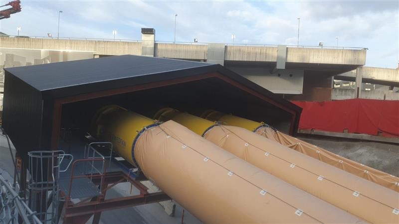 Inbyggnation av ventilationsfläkt vid Hammarby Fabriksväg.