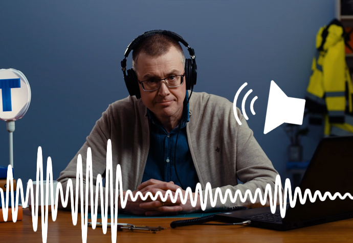 Experten Carl Lind har koll på hur olika sprängningar kan låta.